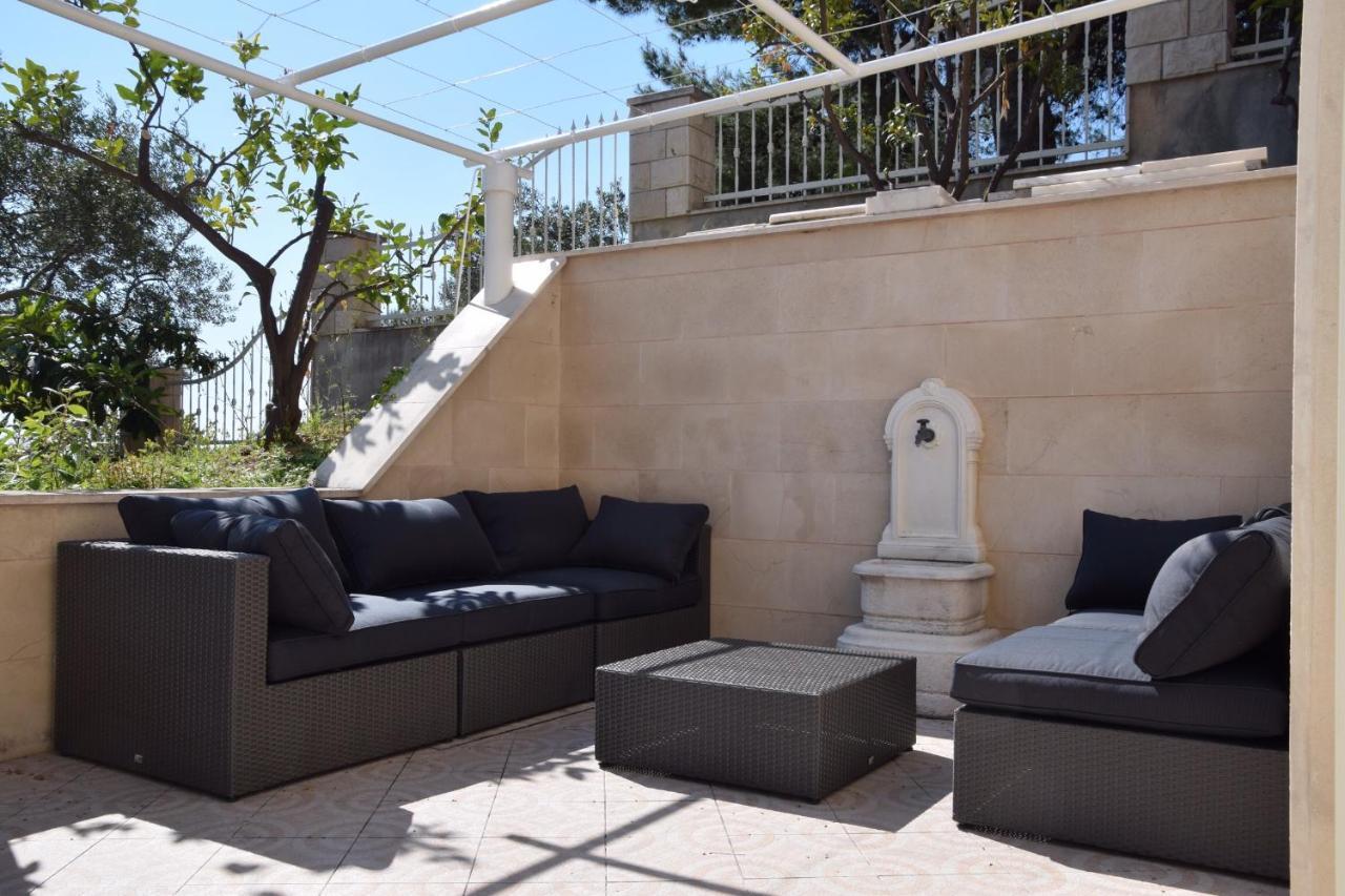 Luxury Seaside Villa With A Classic Mediterranean Olive Garden, A Fully Equipped Professional Kitchen, Pool, Sauna, Padle Boards And Canoe - Miolin Beach House تروغير المظهر الخارجي الصورة